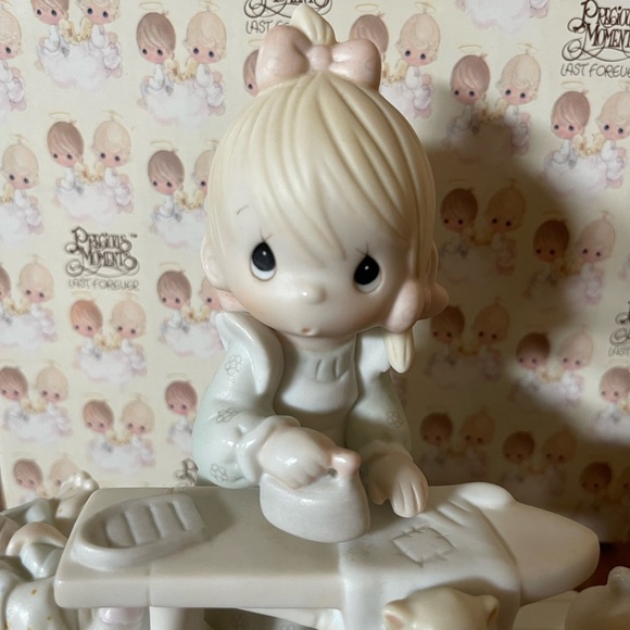 Vtg Precious Moments Press On Figurine w/ Box - Picture 5 of 9